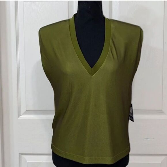 Badgley Mischka Olive/Lime Shoulder Pad
Top(Size Small) - Picture 2 of 4